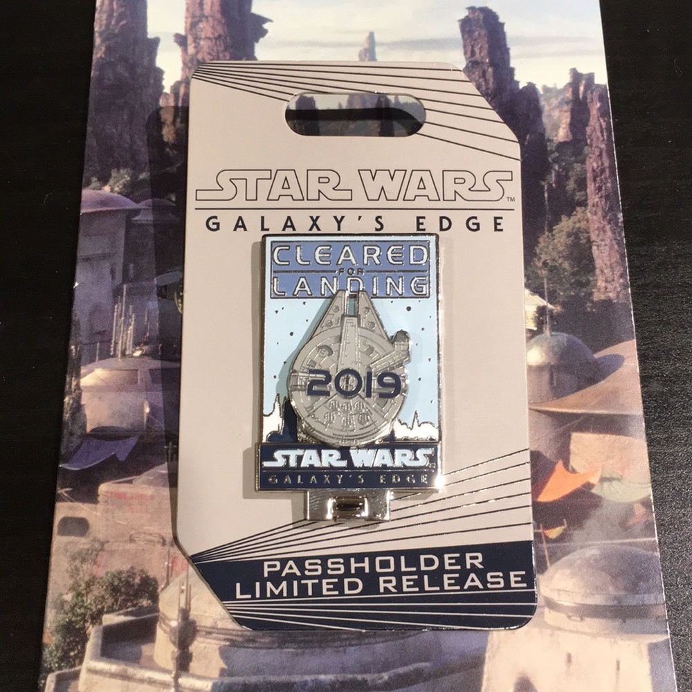 Star Wars Passholders Limited Release Pin - MINT